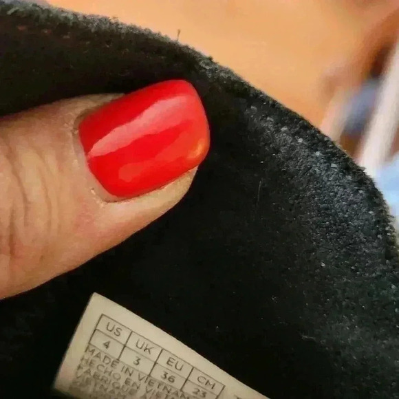 Tom's black zip up wedge ankle boots size 4 - Picture 5 of 7